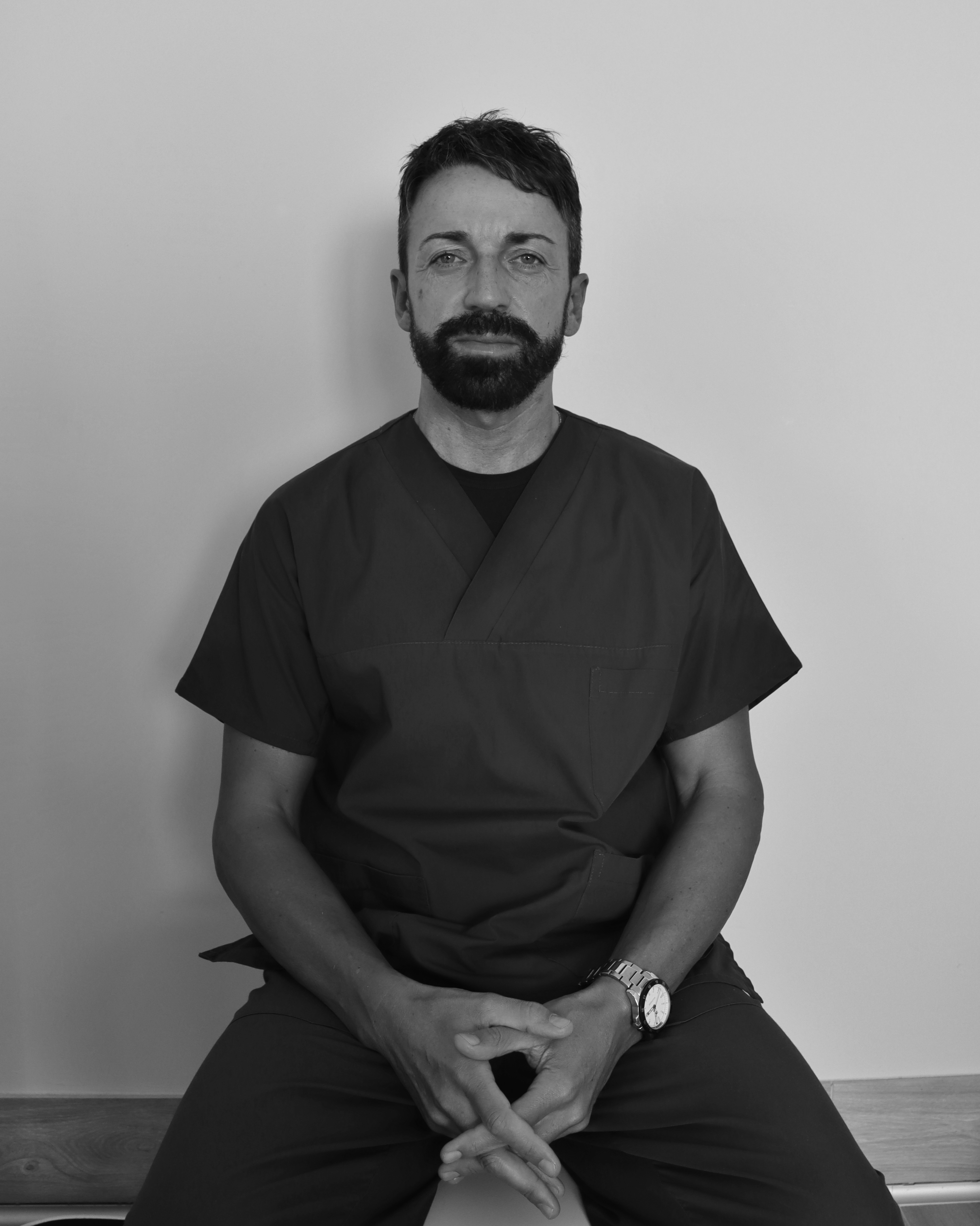 Riabilitazione del paziente cronico, del paziente post-chirurgico e post-traumatico, nonché dello sportivo, nelle sue mani si realizza così attraverso un percorso di rieducazione e la rifunzionalizzazione del corpo
